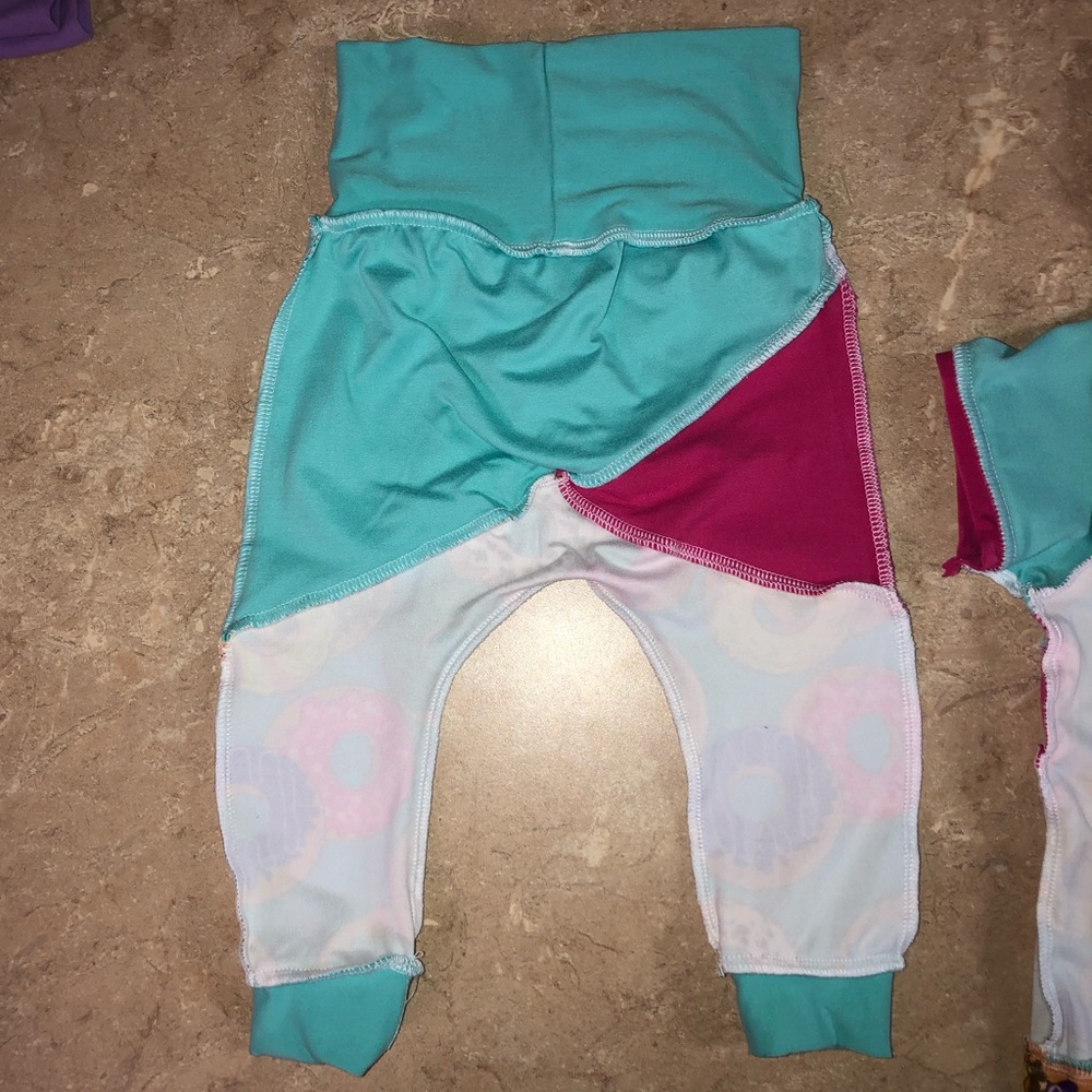 WAHM 3pc Baby Girl Outfit 6-9 months - Donuts - Picture 5 of 6